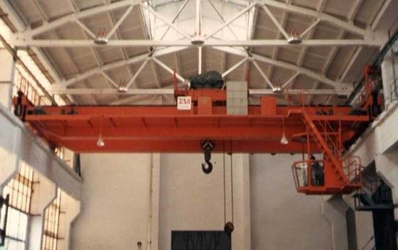 CE Certified Double Girder Eot Crane LH Tipe 20t Bentang 10M 380VAC