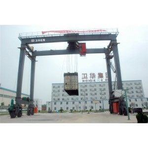 Kontrol PLC RTG Rubber Tire Gantry Crane Untuk Kontainer 40ft 45ft