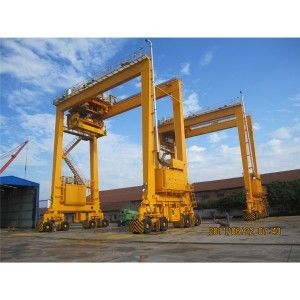 Kontrol PLC RTG Rubber Tire Gantry Crane Untuk Kontainer 40ft 45ft