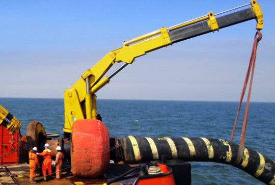 Remote Control Knuckle Boom Marine Deck Crane 10ton Disesuaikan