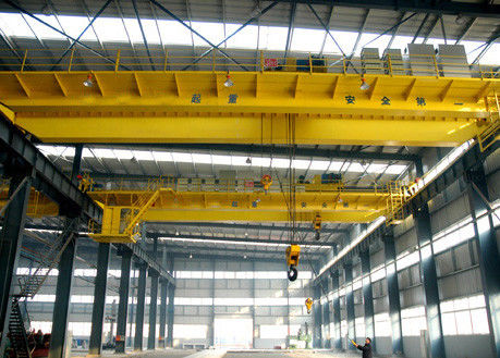 SGS 20 Ton Overhead Crane Dioperasikan Secara Elektrik Overhead Traveling Crane 6-30m
