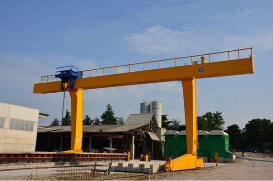 L Tipe 10 ton 20 ton Single Girder Gantry Crane Dengan Electric Hoist 6m 9m Lifting Height