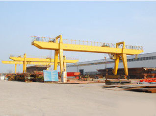 100 Ton 200 Ton Besar Double Girder Gantry Crane untuk Outside Bentuk U 3,5m/Min